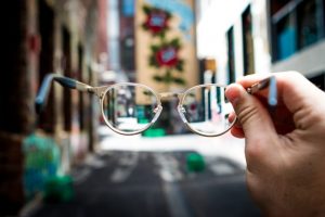 Important Points You Should Know Before Buying Glasses Online